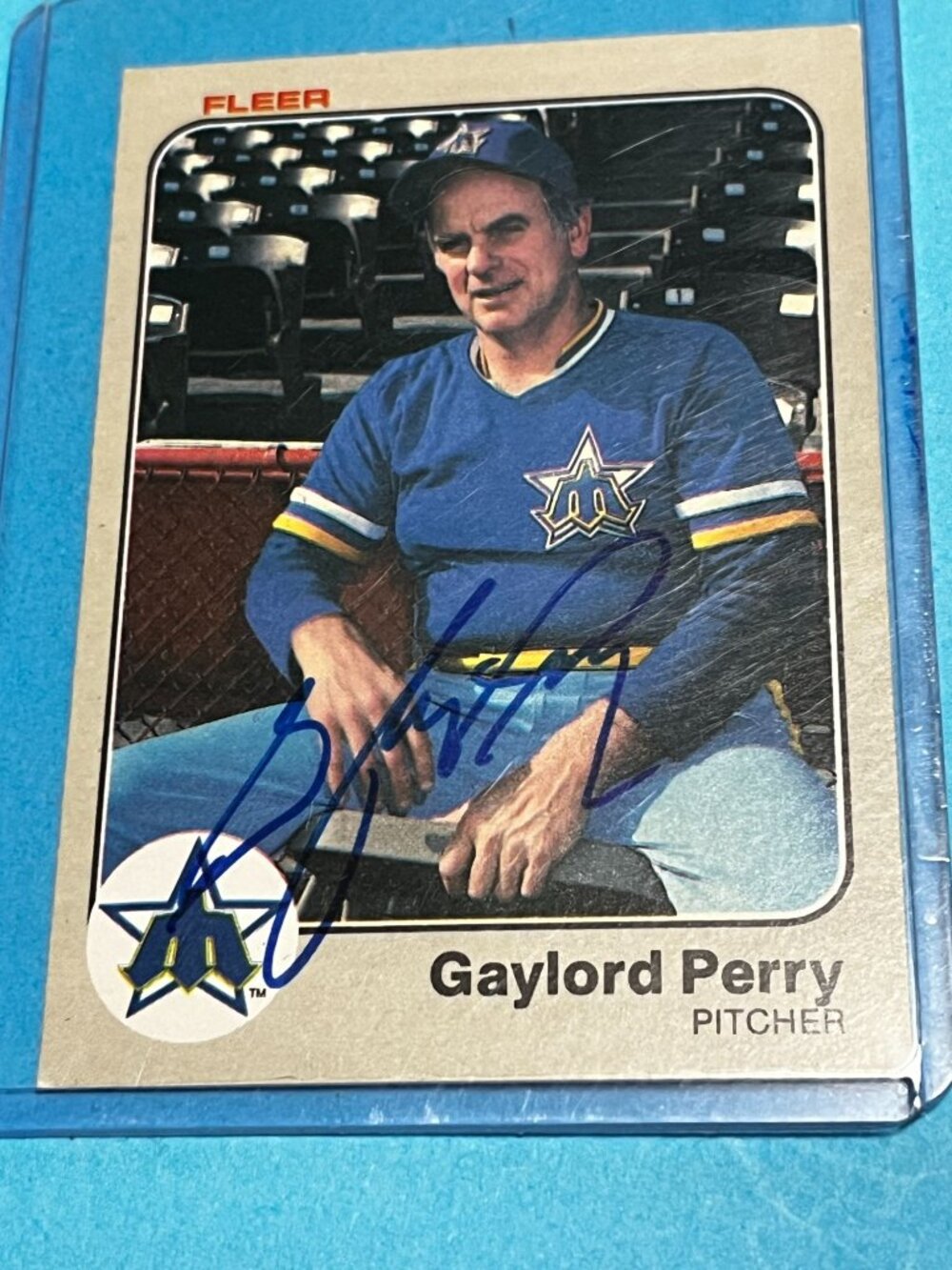 1983 FLEER GAYLORD PERRY AUTOGRAPH SIGNED AUTO #483 SEATTLE MARINERS